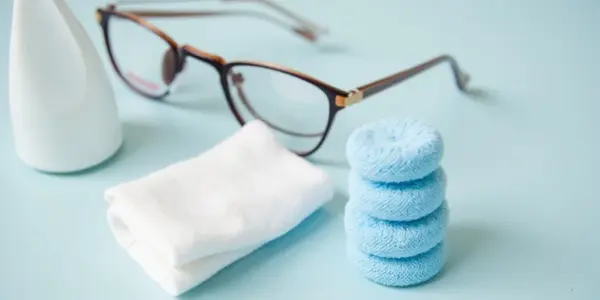 How to Clean Glasses Cloth: A Simple Guide for Sparkling Lenses